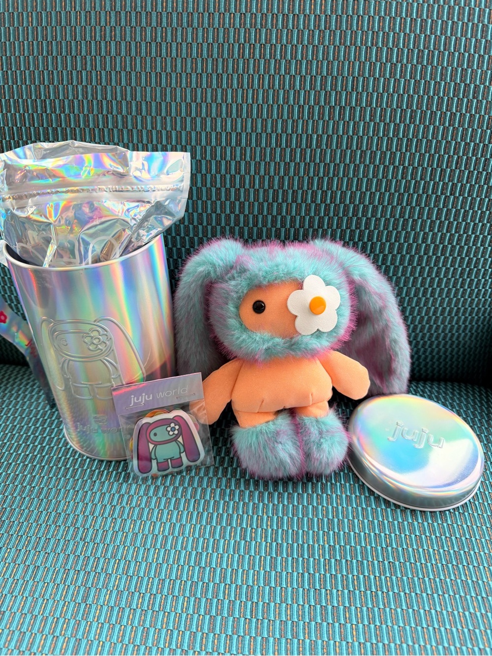 CJ Hendry JUJU World Hong Kong Exclusive Ultra Rare Secret - Peach Blue/Purple